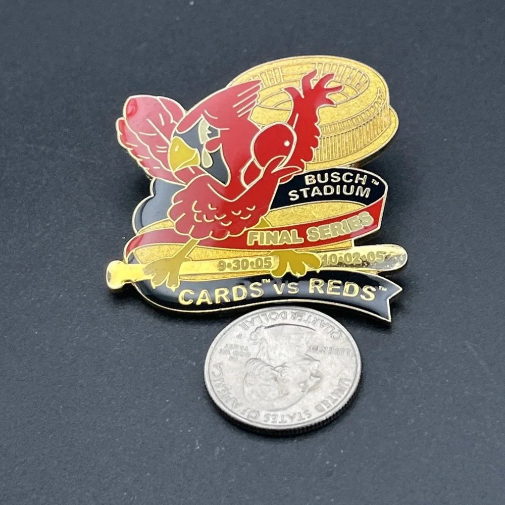 MLB Baseball St. Louis Cardinals Reds Final Series 2005 Lapel‎ Hat Pin